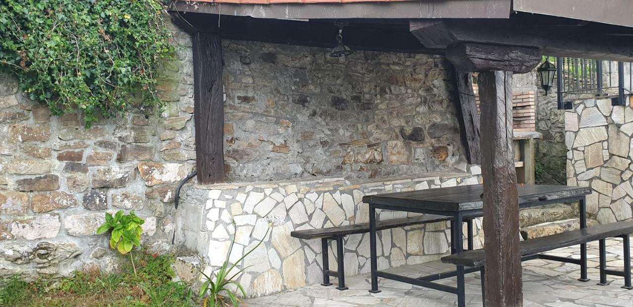 La Casa Del Acebal Guest House Solorzano Екстериор снимка